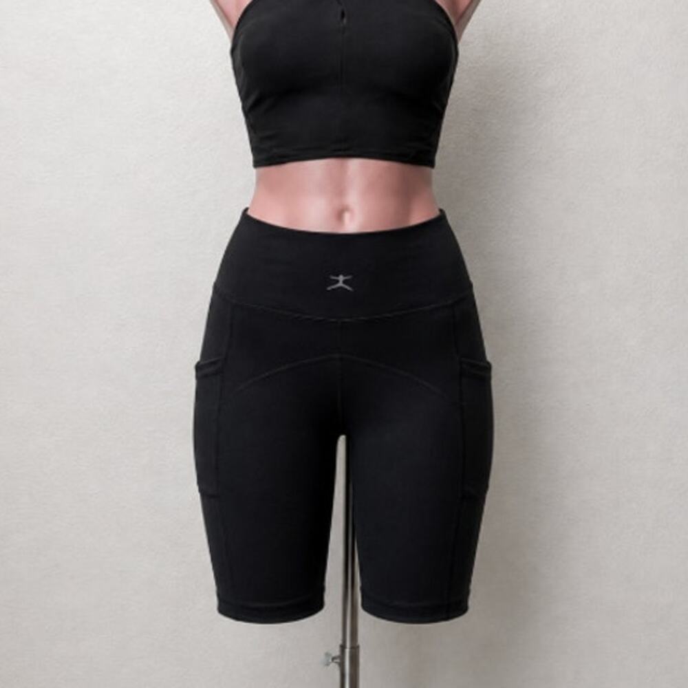 Danskin Black Bike Shorts Side Pockets High Rise Waistband Shaping Contour Seams